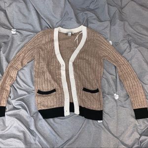 Forever 21 very cute cardigan sweater